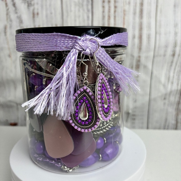 Jewelry - Mystery Treasure 16 oz Jar - Lot 0248